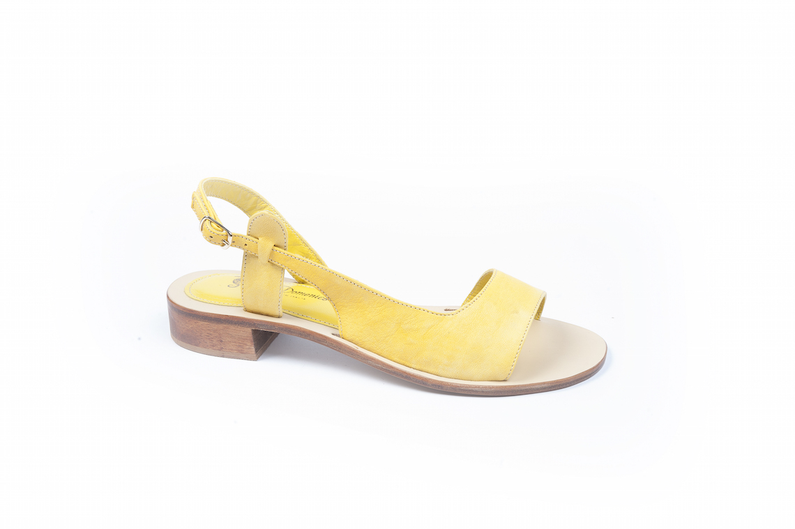 sandali gialli tacco basso